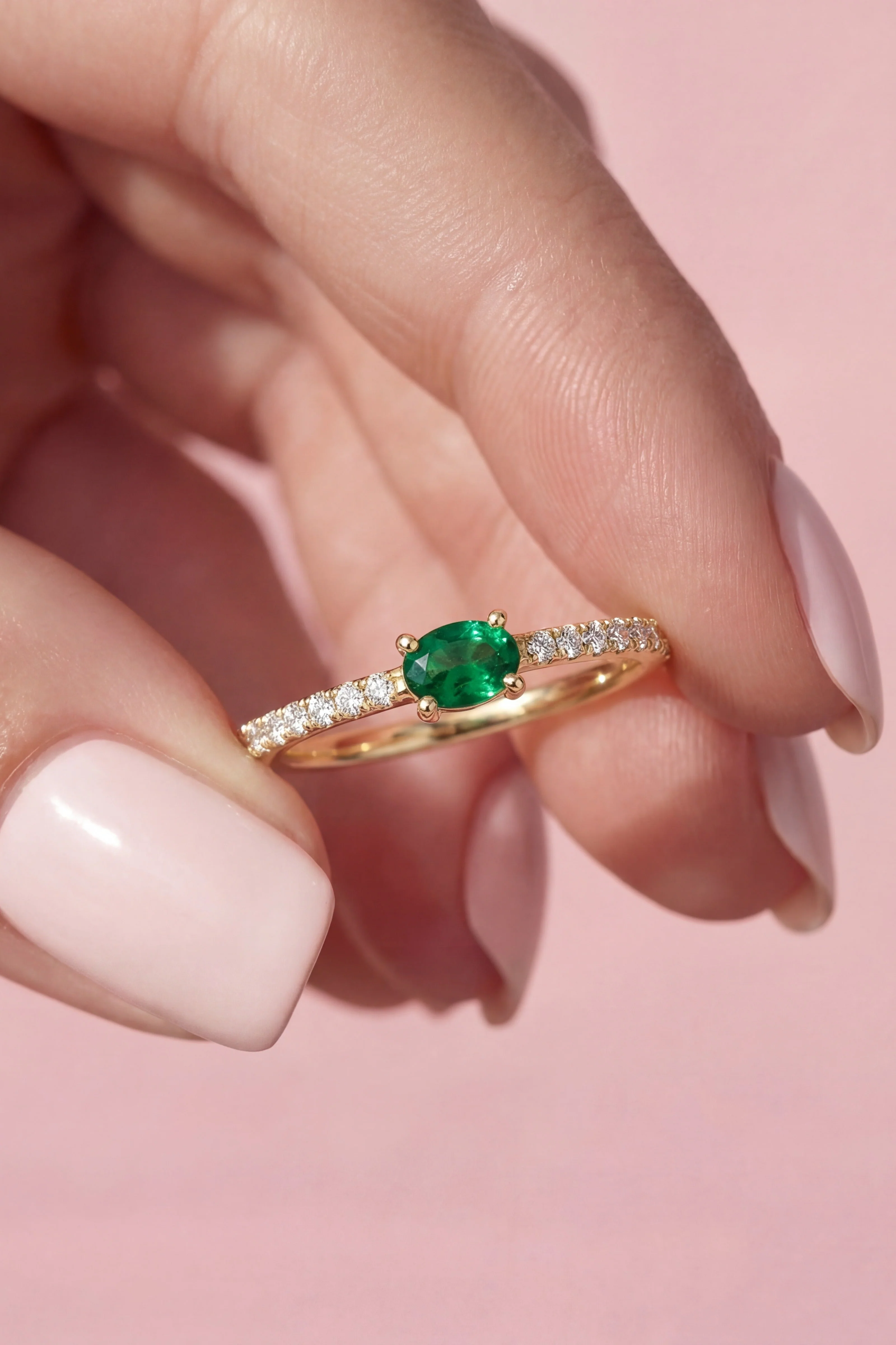 Oval Emerald Diamond Ring - Image 3